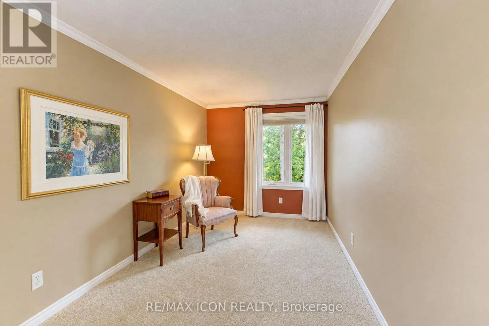 3 - 406 CRAIGLEITH DRIVE