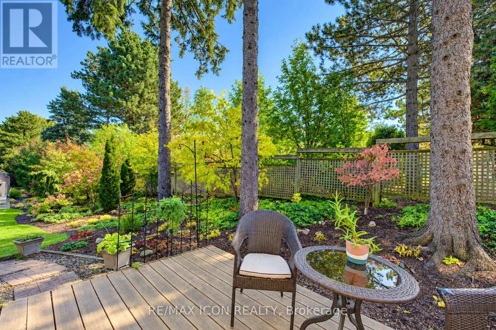 3 - 406 CRAIGLEITH DRIVE