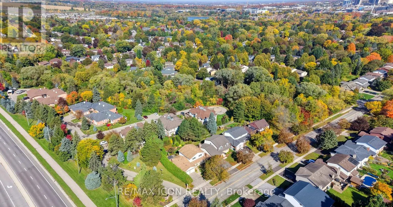 3 - 406 CRAIGLEITH DRIVE