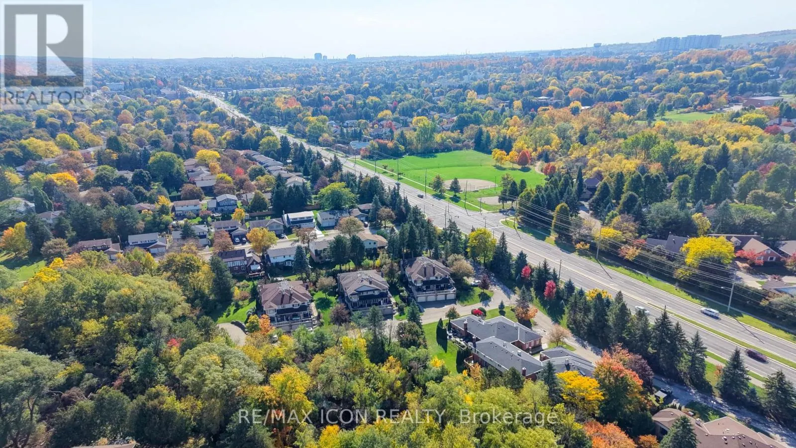 3 - 406 CRAIGLEITH DRIVE