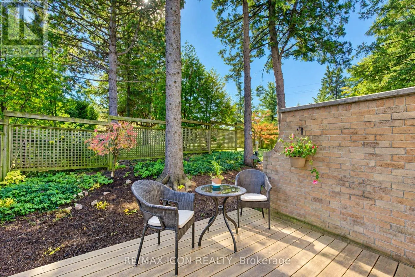 3 - 406 CRAIGLEITH DRIVE