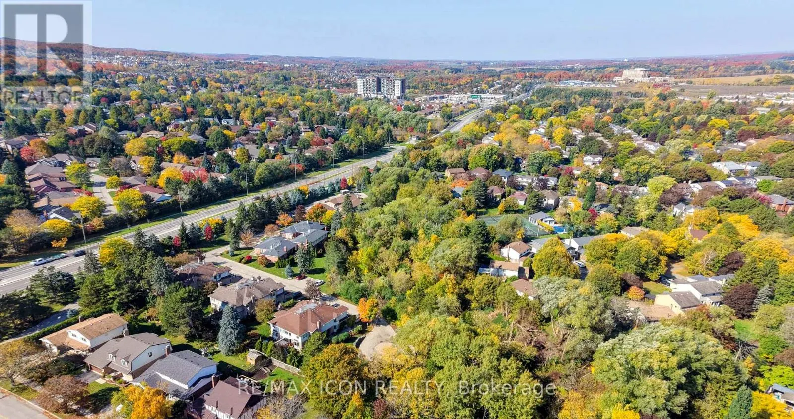 3 - 406 CRAIGLEITH DRIVE