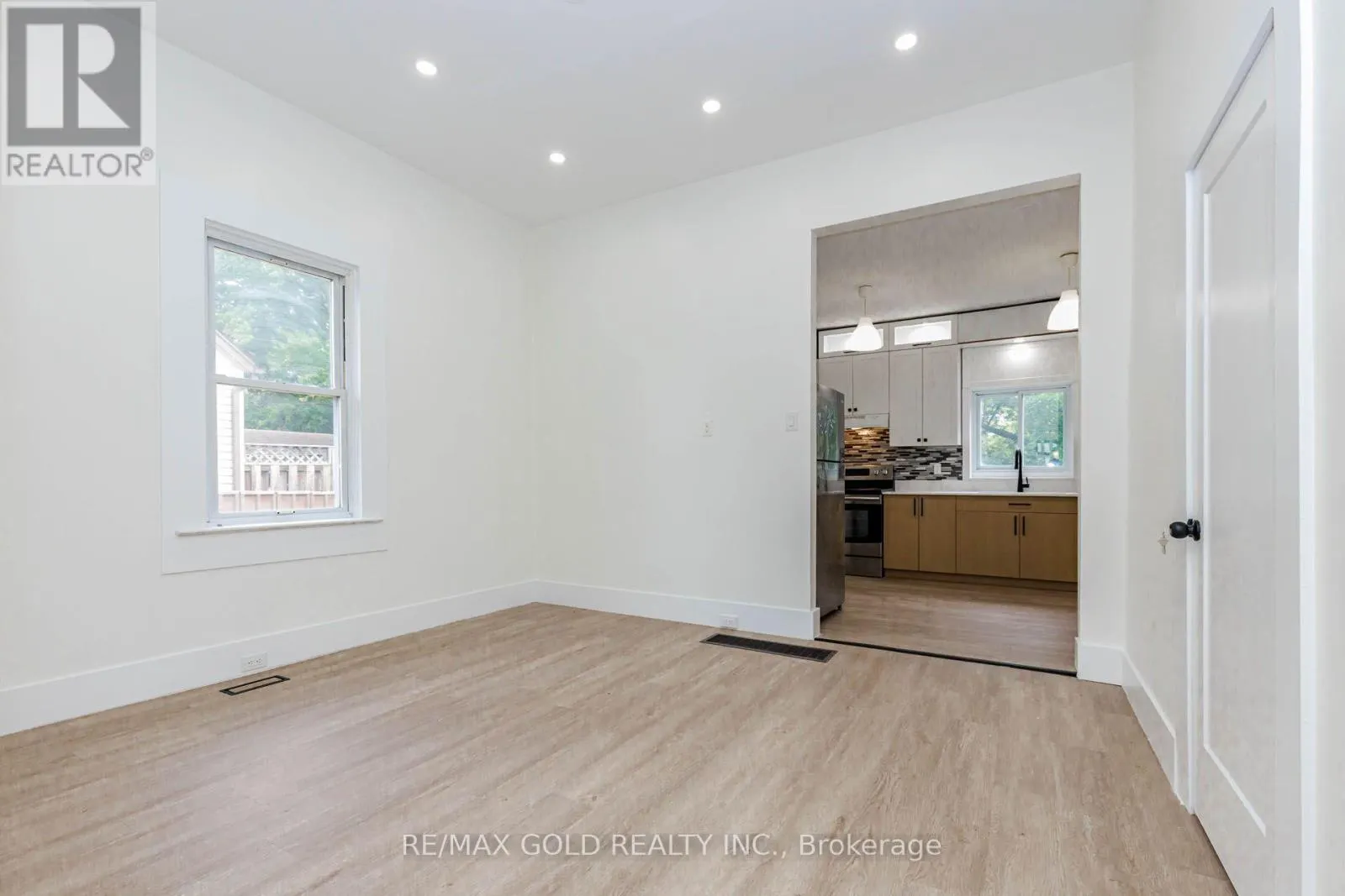 108 NORFOLK AVENUE