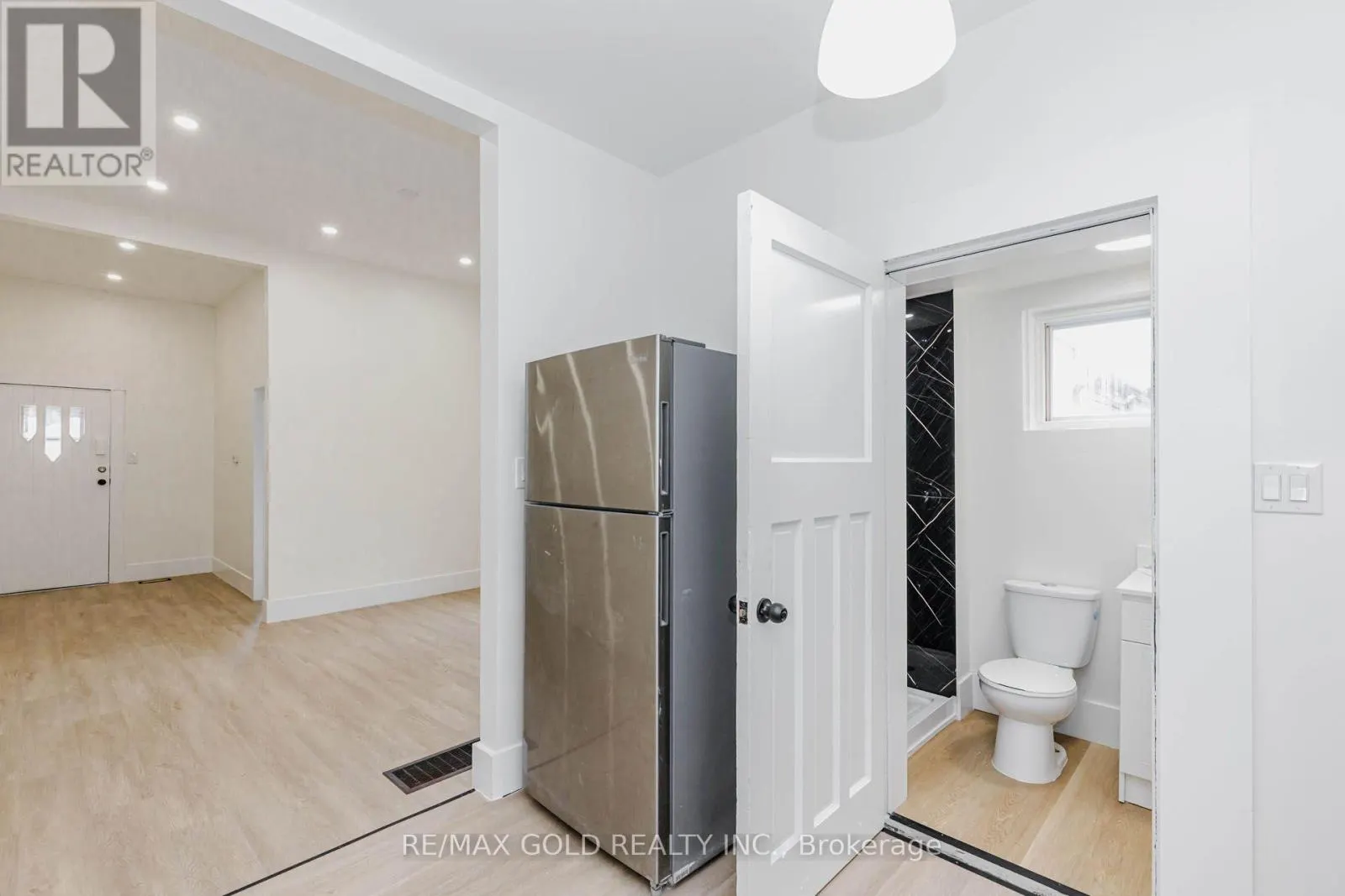 108 NORFOLK AVENUE
