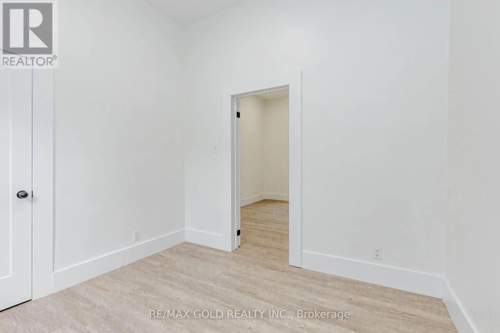 108 NORFOLK AVENUE