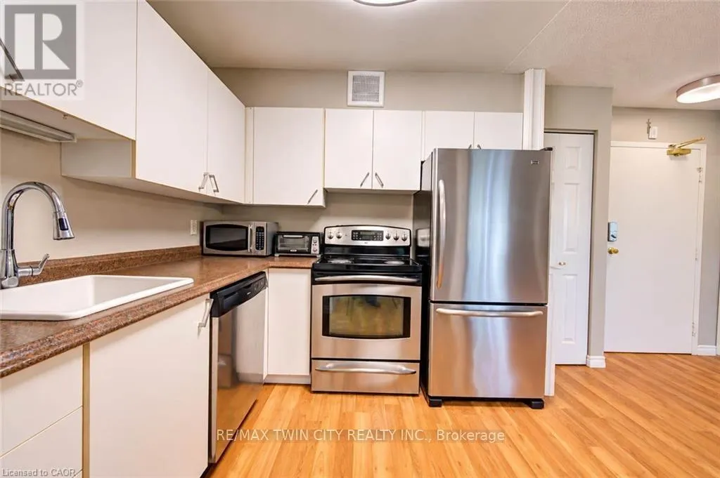 306 - 15 HOFSTETTER AVENUE