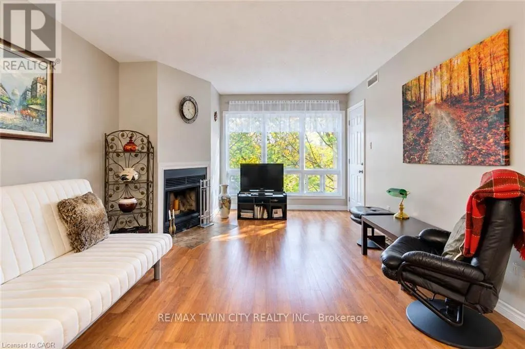 306 - 15 HOFSTETTER AVENUE