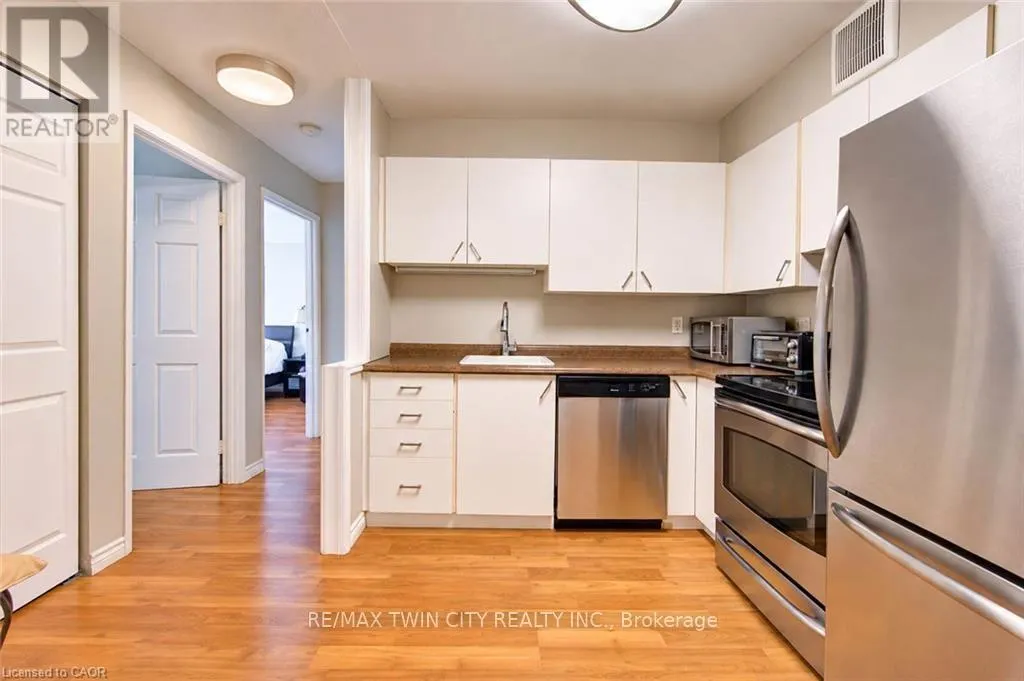 306 - 15 HOFSTETTER AVENUE