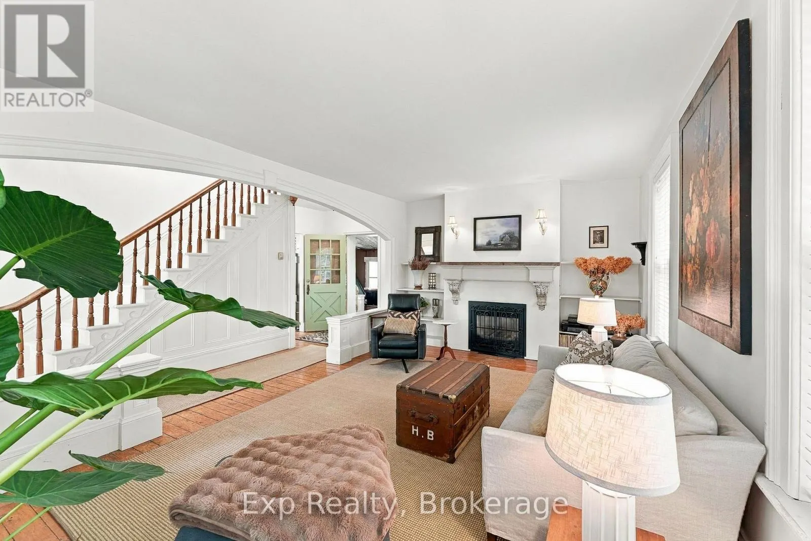 835 BROOK ROAD N