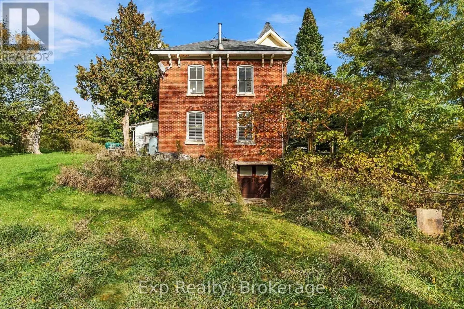 835 BROOK ROAD N