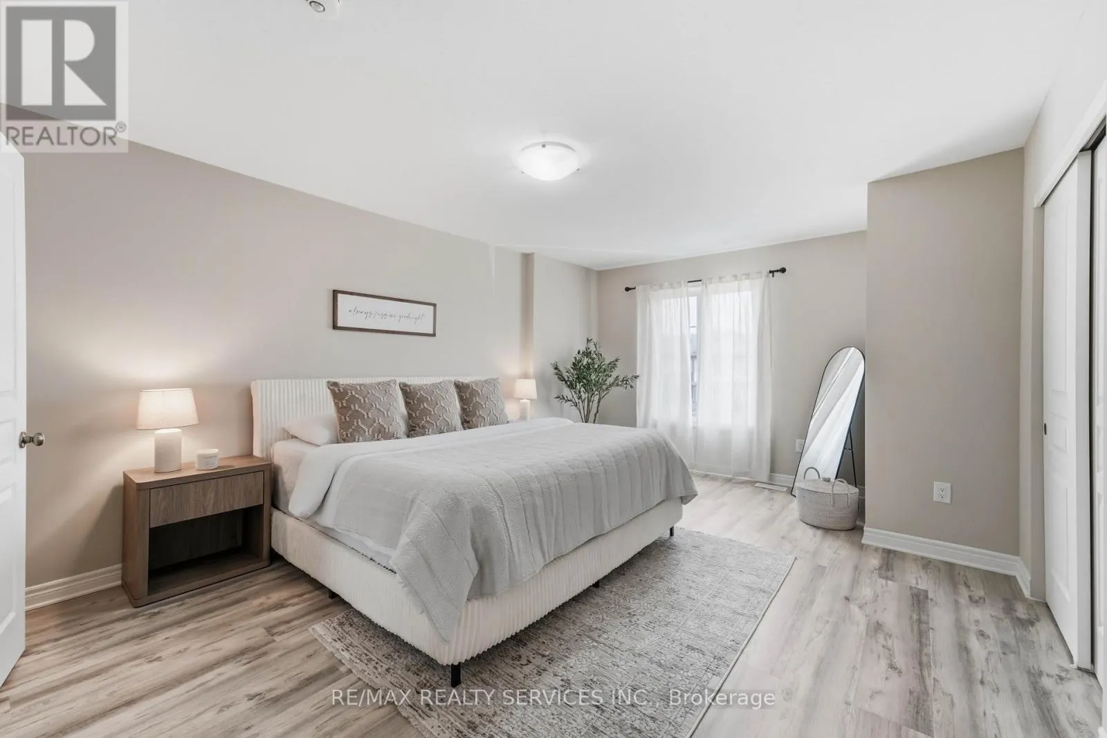 5 - 7768 ASCOT CIRCLE