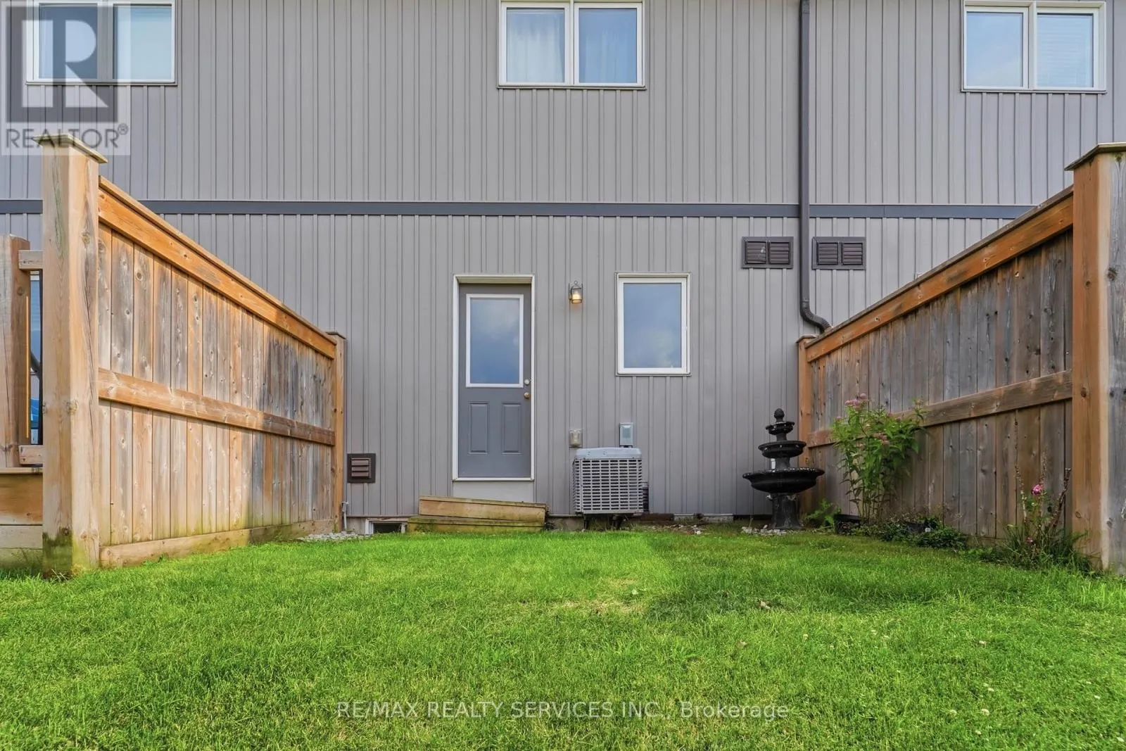 5 - 7768 ASCOT CIRCLE