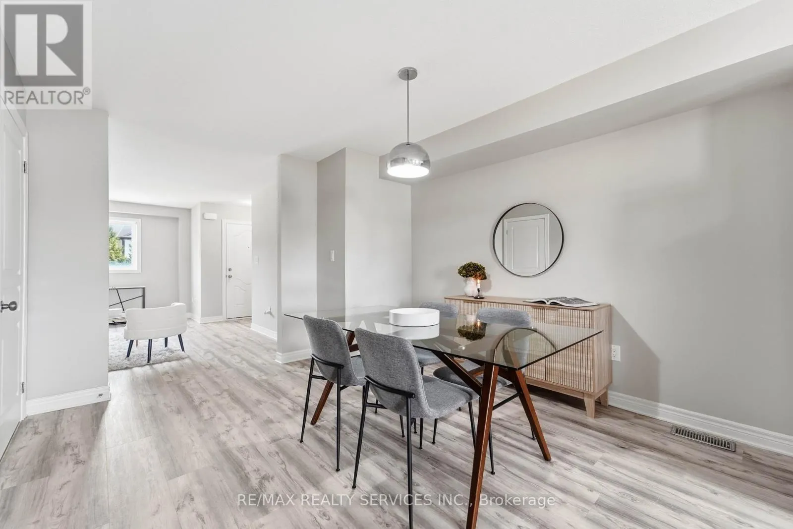 5 - 7768 ASCOT CIRCLE