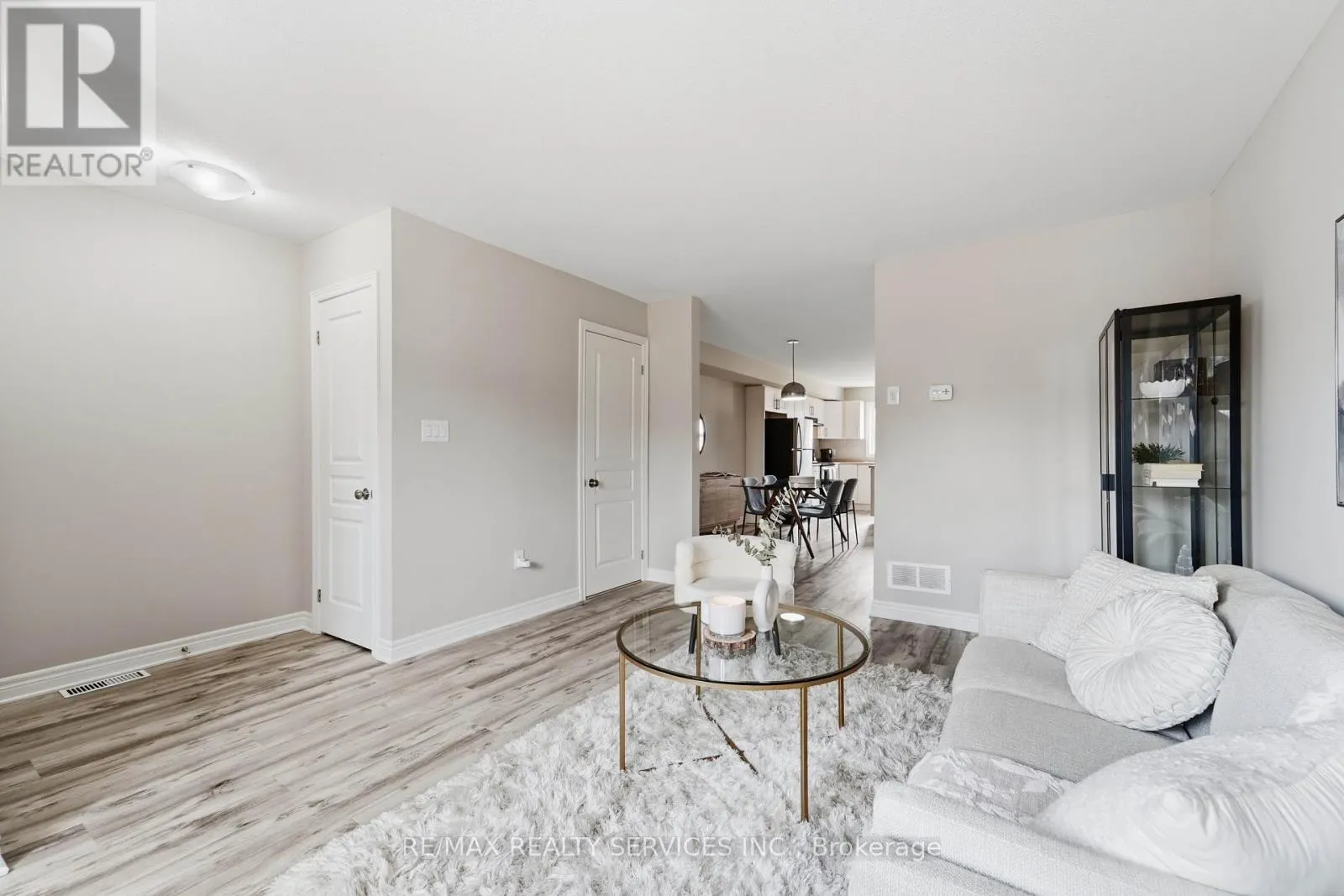 5 - 7768 ASCOT CIRCLE