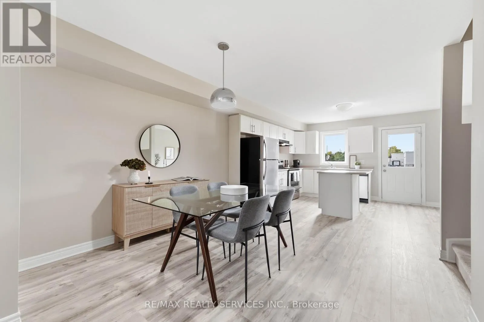 5 - 7768 ASCOT CIRCLE