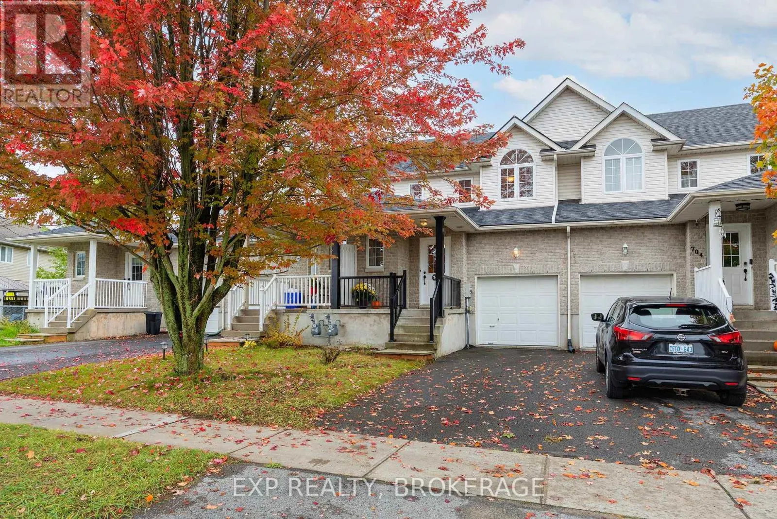 702 MACLEAN COURT
