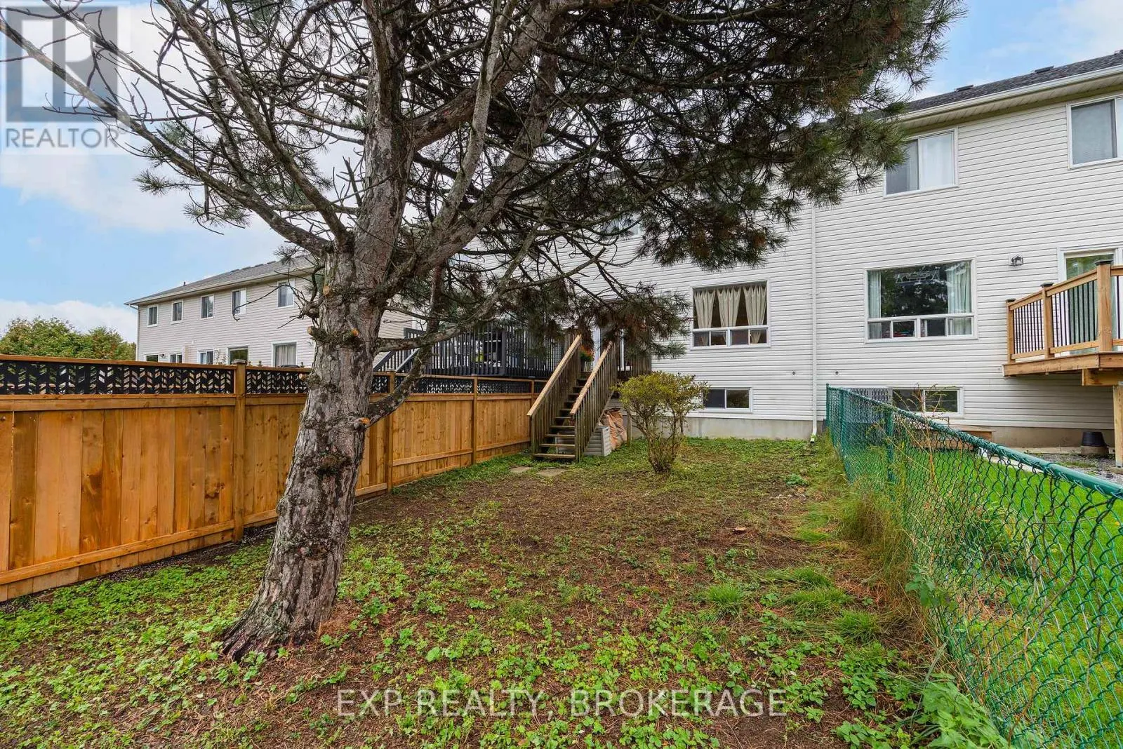 702 MACLEAN COURT