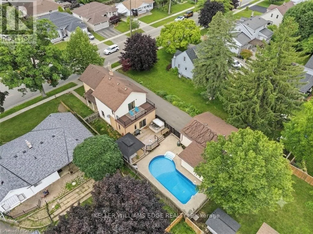 32 CLENCH AVENUE