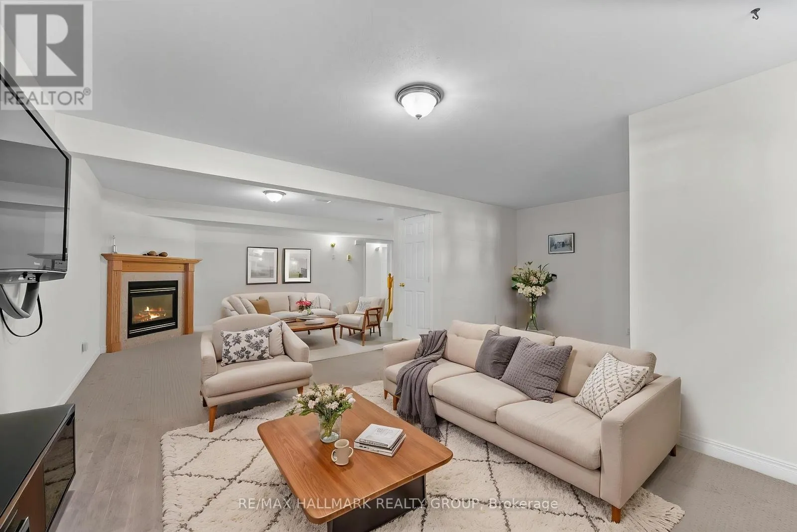 95 LLOYDALEX CRESCENT
