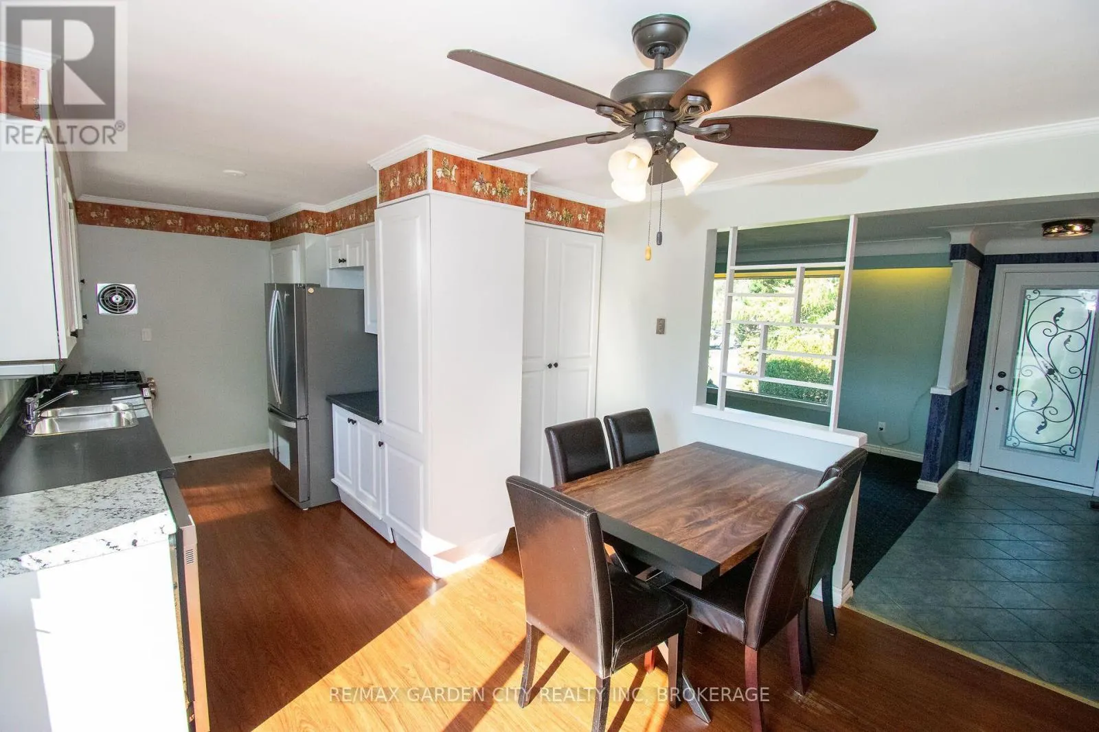 15 KAREN CRESCENT