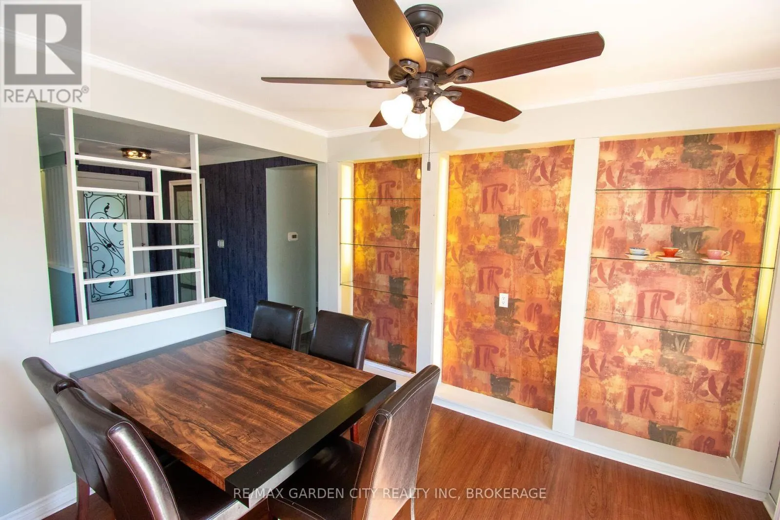 15 KAREN CRESCENT
