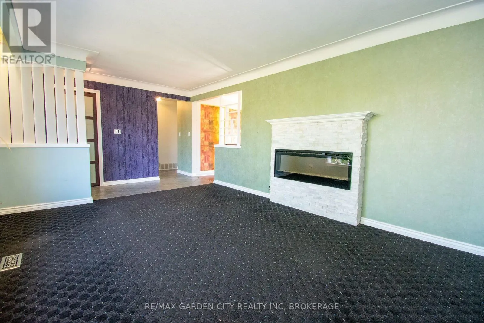 15 KAREN CRESCENT