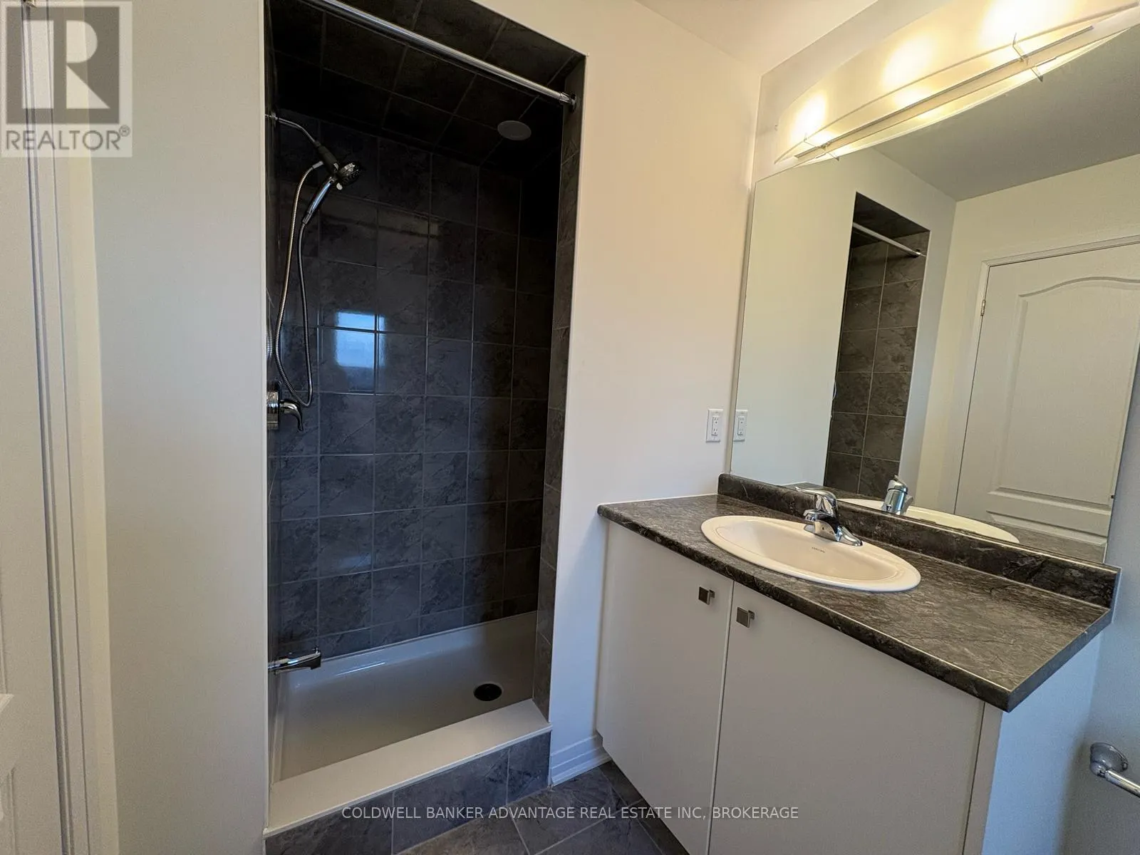 216 PORT CRESCENT