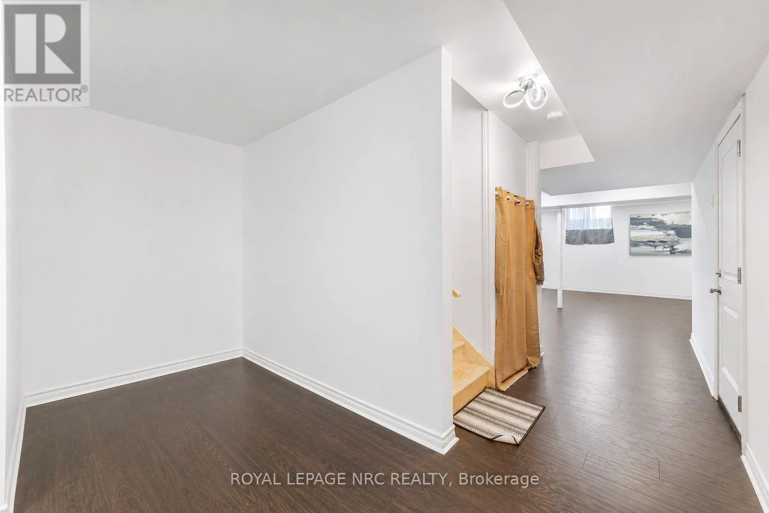 12 SWAN AVENUE