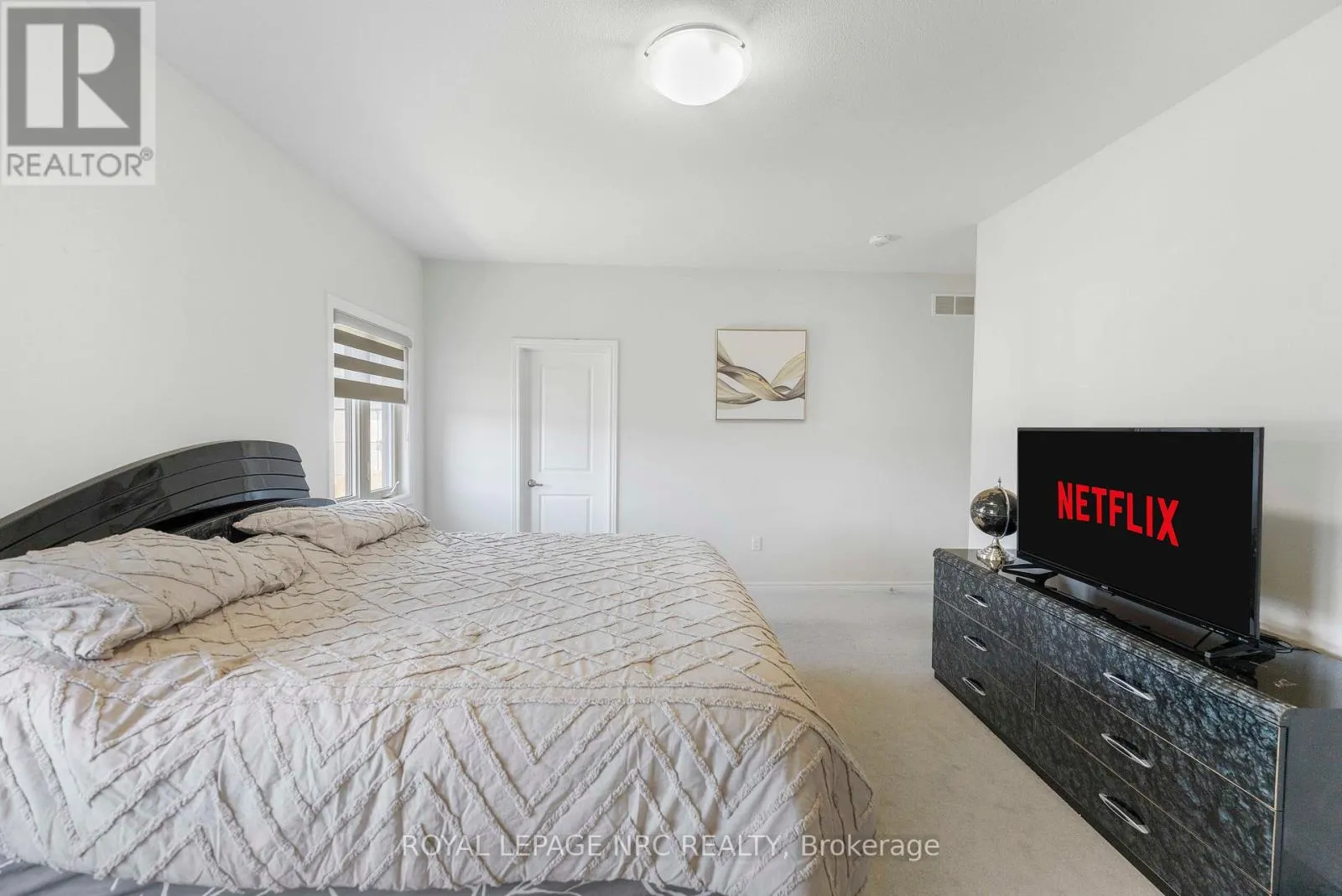 12 SWAN AVENUE