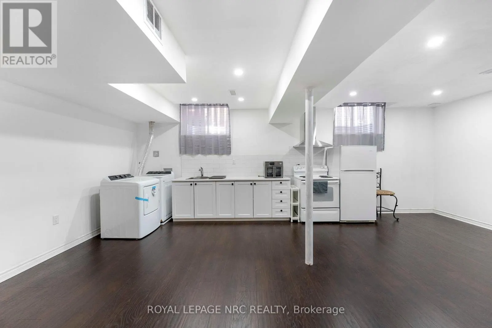 12 SWAN AVENUE