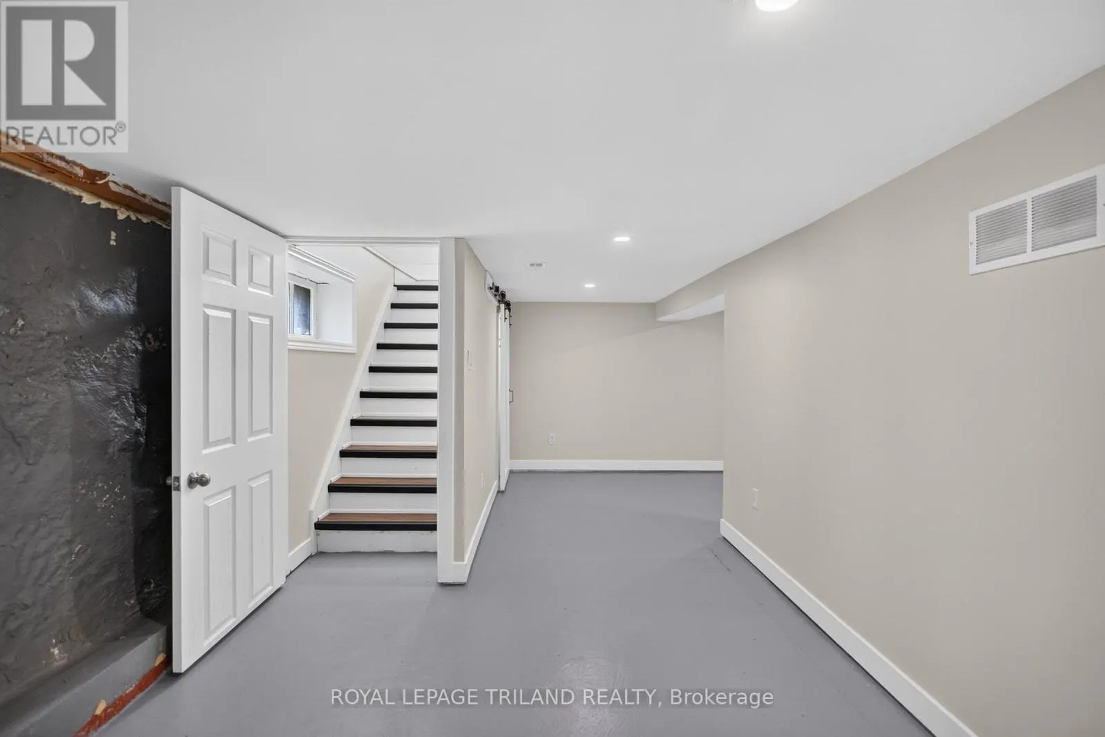 2.5 ANTRIM STREET