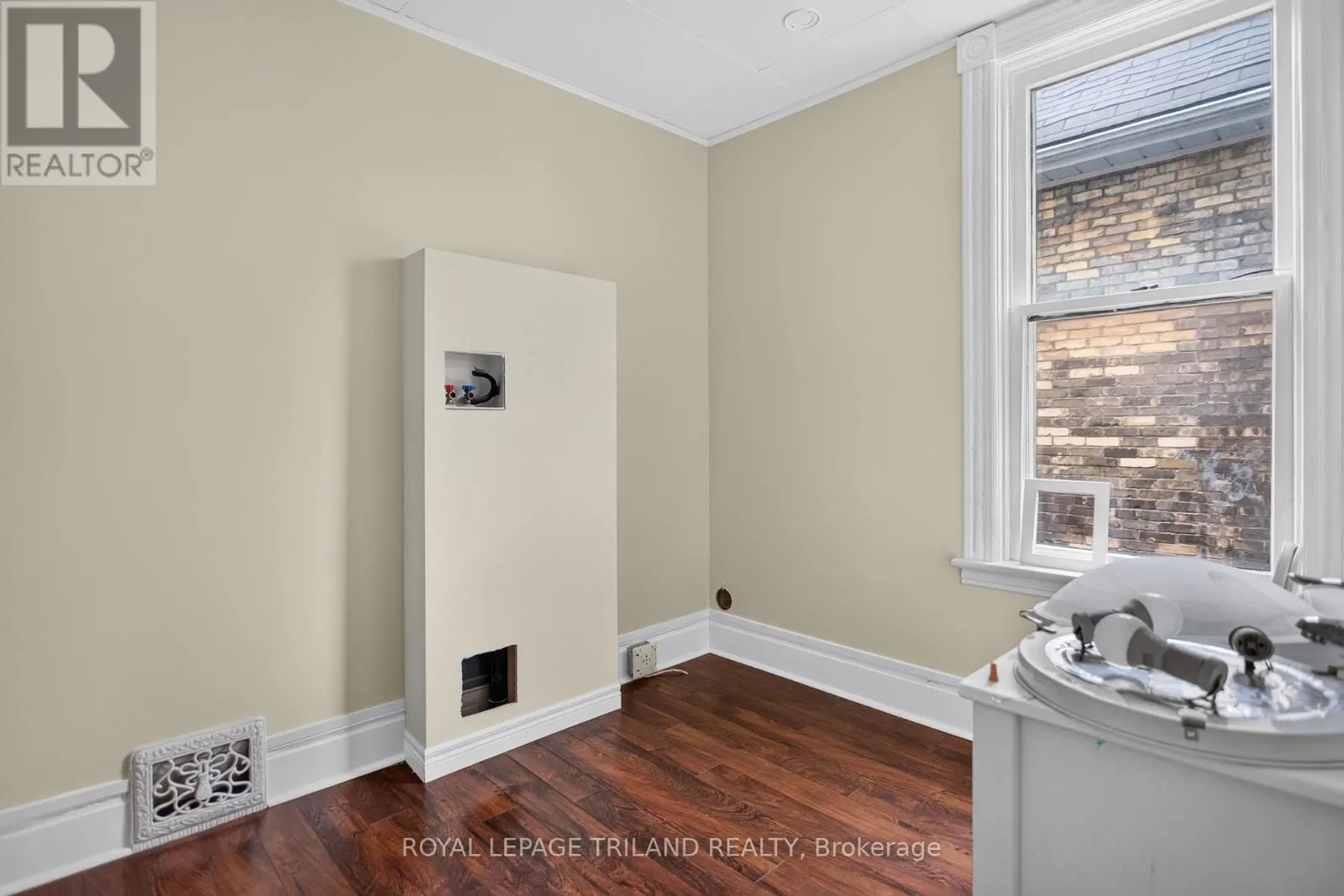 2.5 ANTRIM STREET