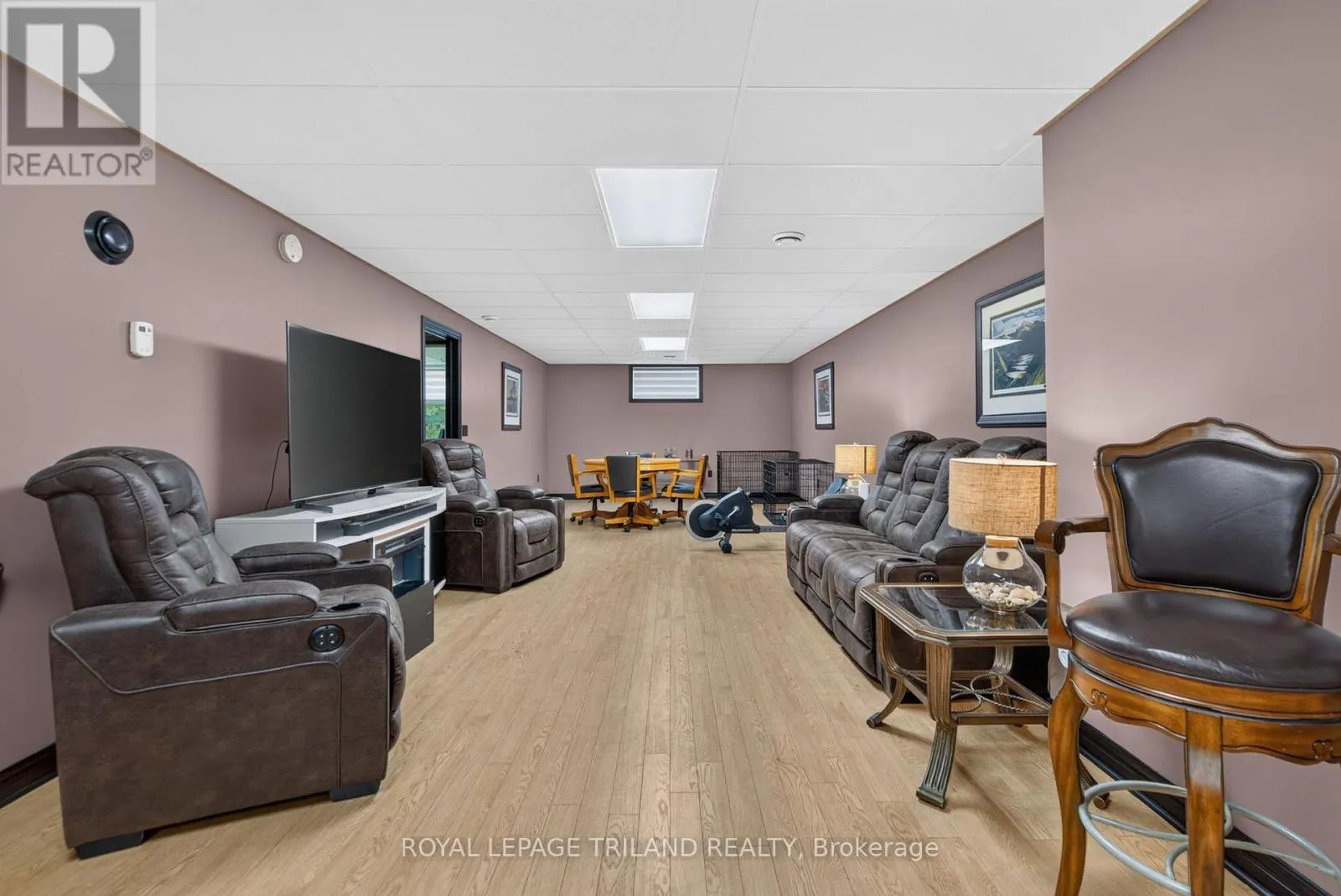 8578 VANCE DRIVE