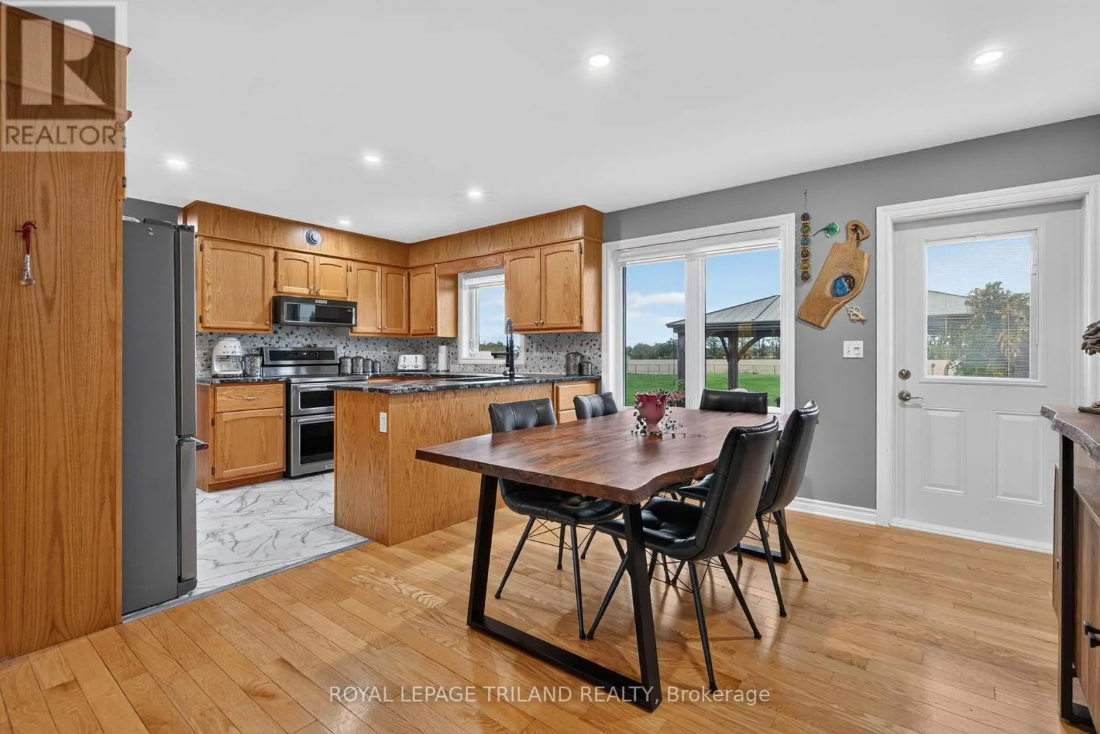 8578 VANCE DRIVE