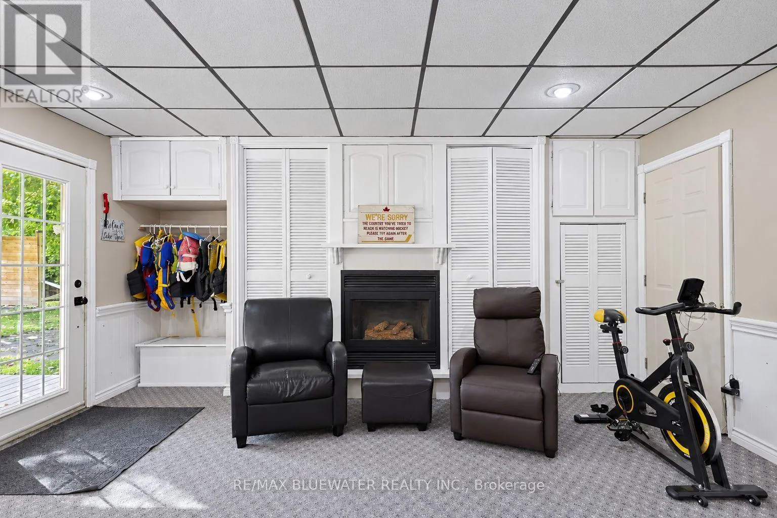8437 DEFORE DRIVE