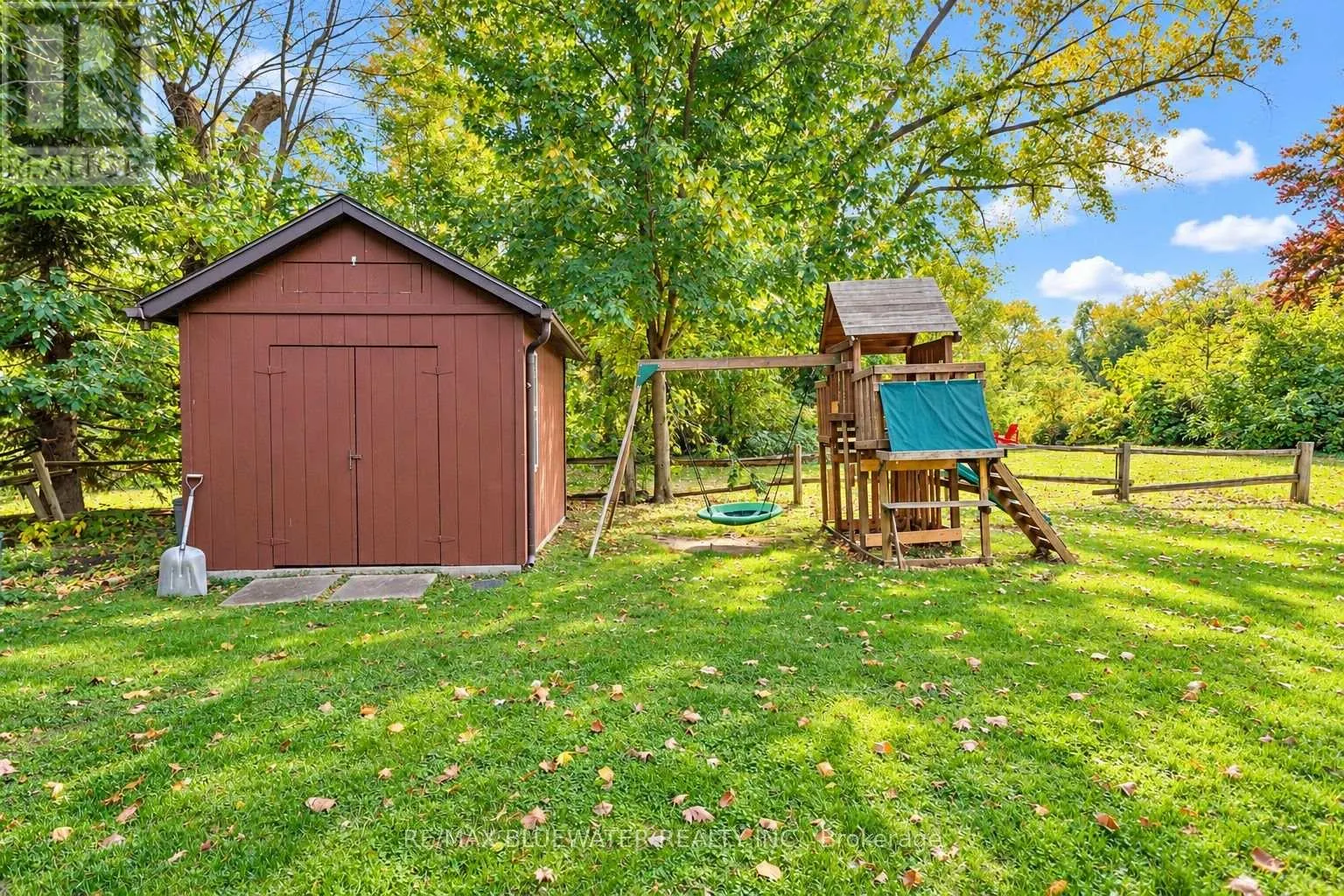 8437 DEFORE DRIVE