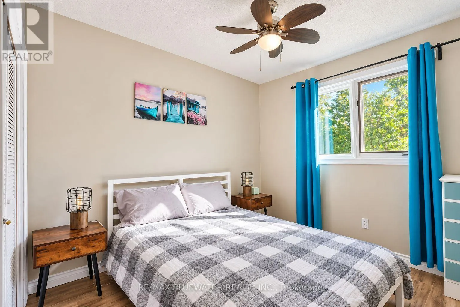 8437 DEFORE DRIVE