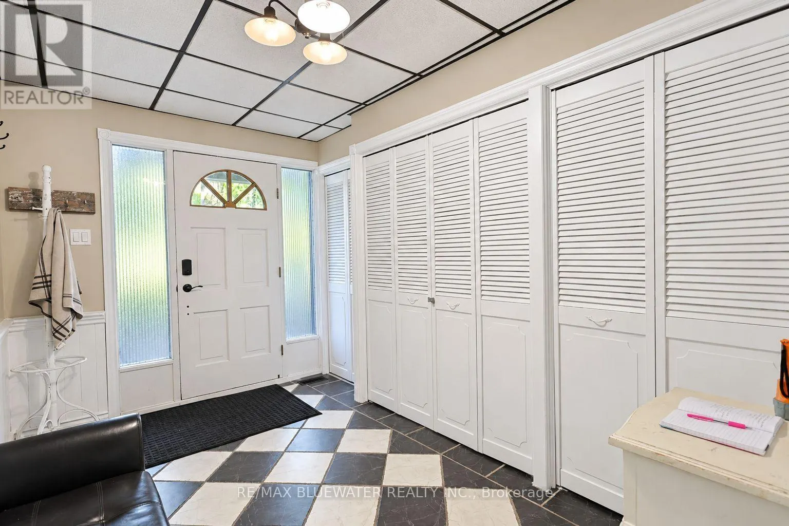 8437 DEFORE DRIVE