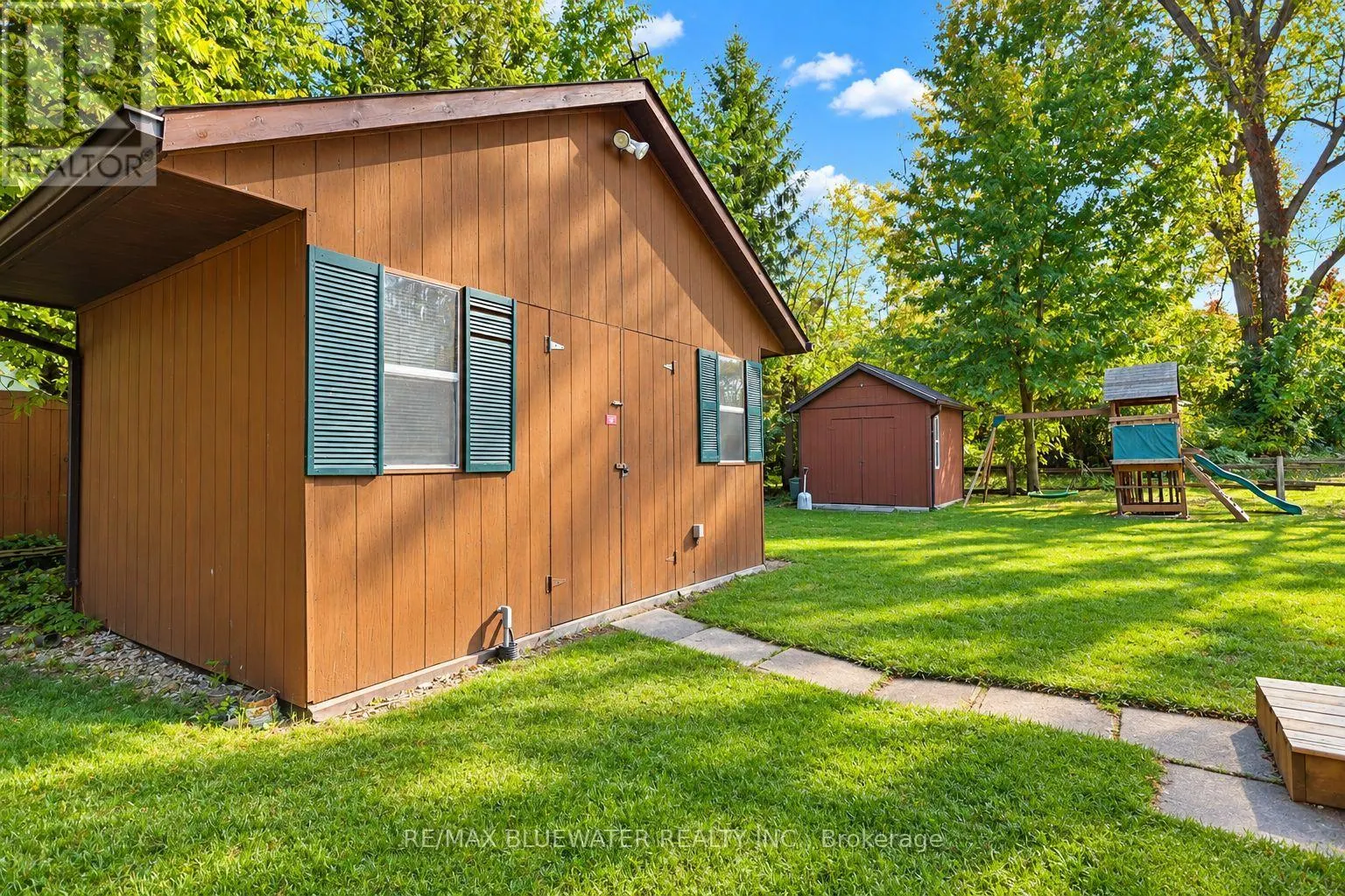 8437 DEFORE DRIVE