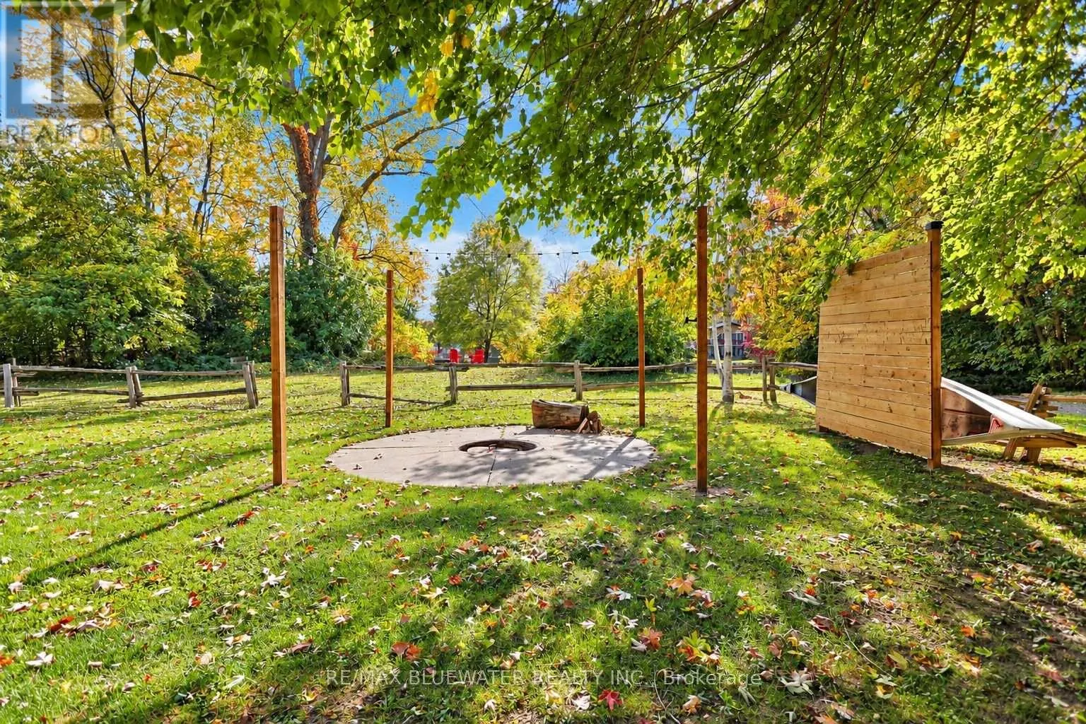 8437 DEFORE DRIVE