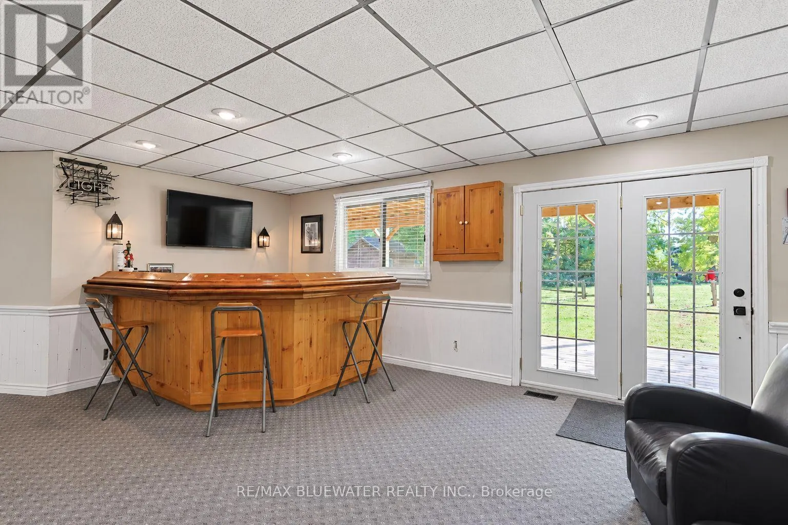 8437 DEFORE DRIVE