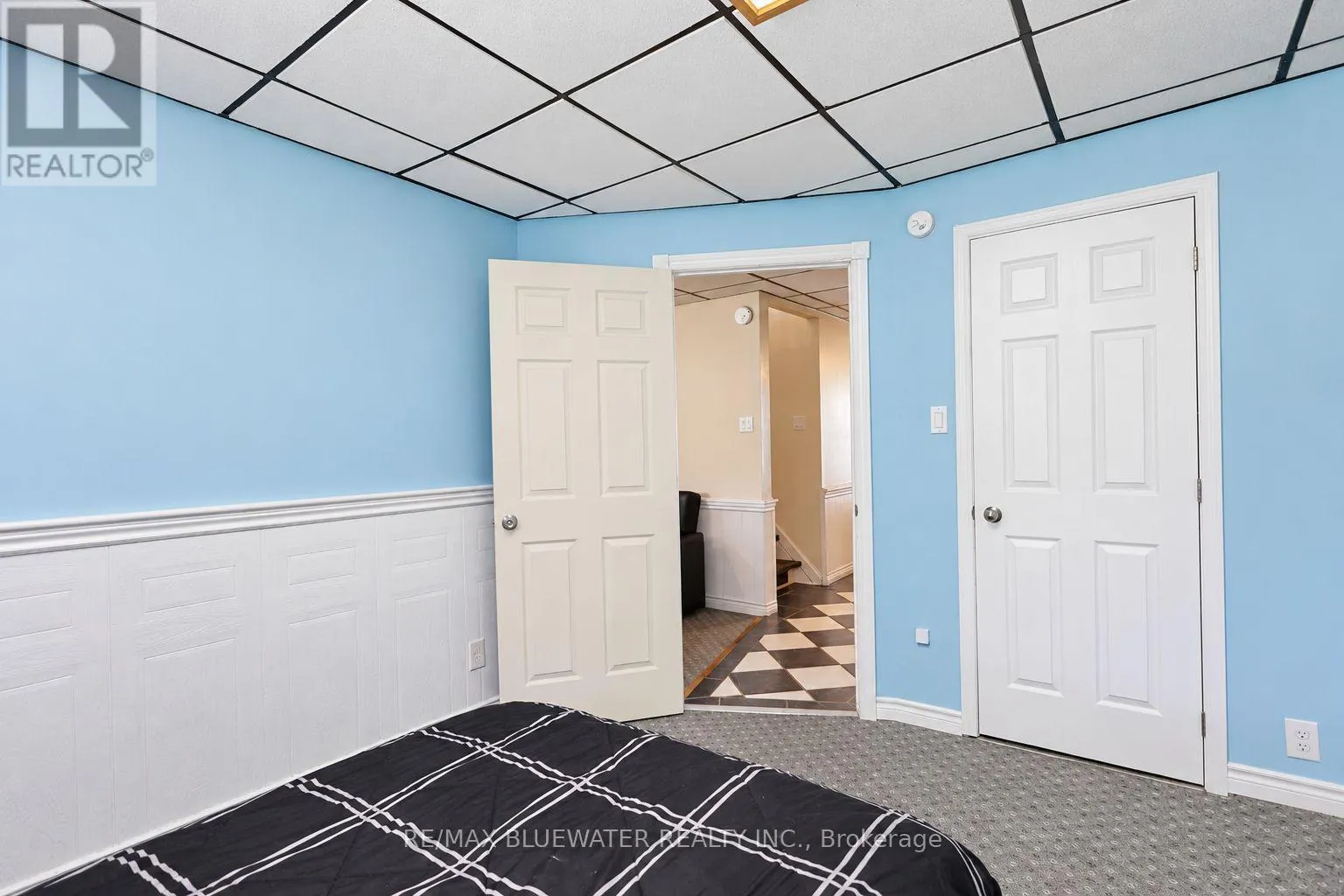 8437 DEFORE DRIVE