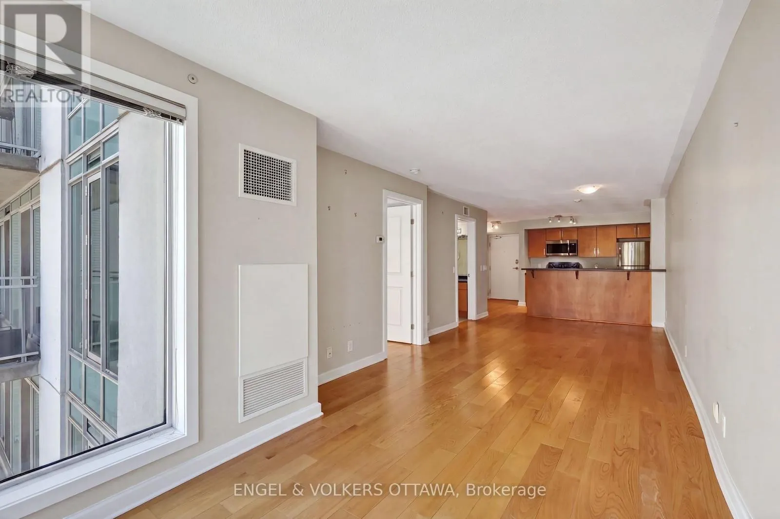 604 - 138 SOMERSET STREET W