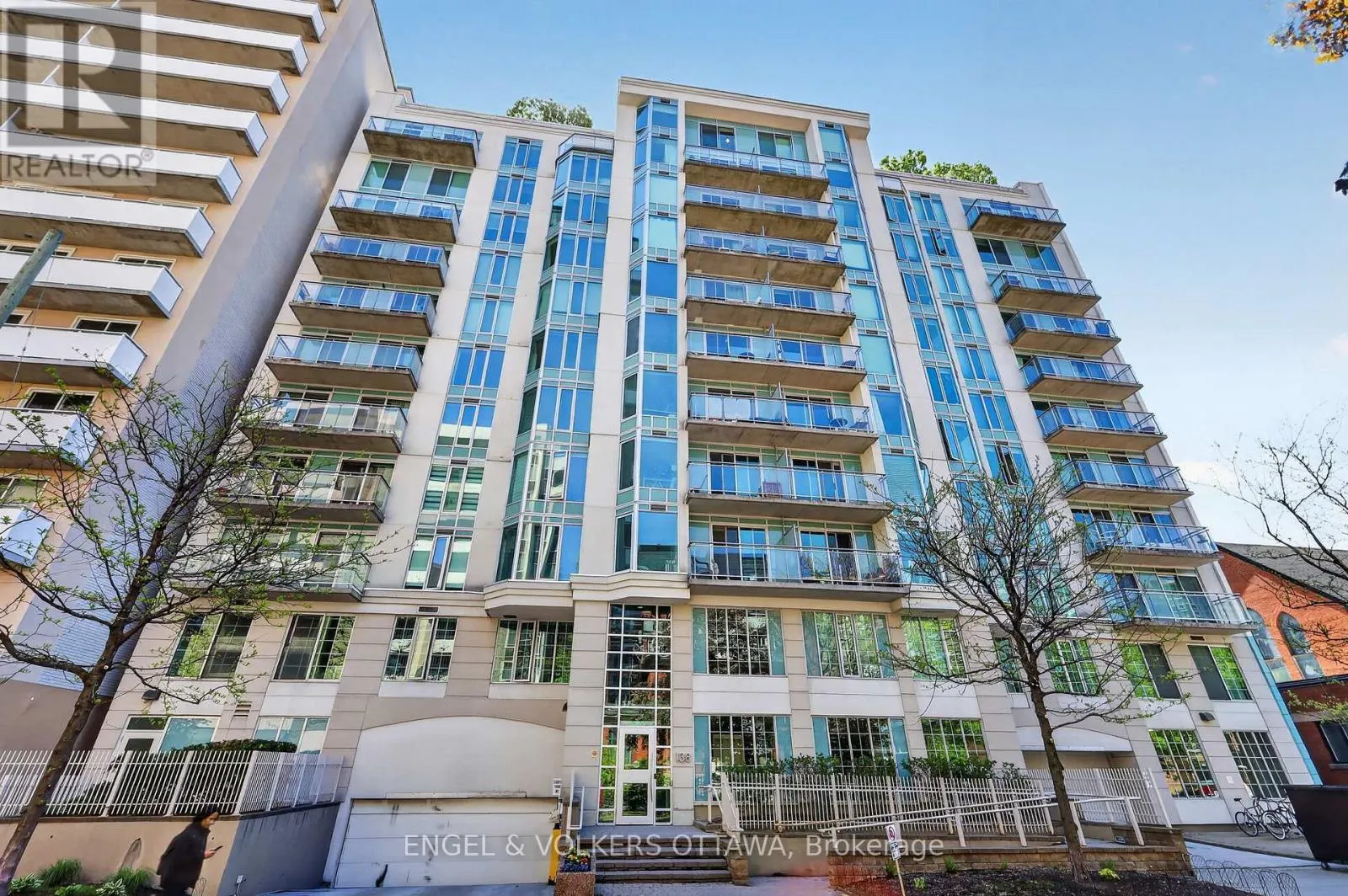 604 - 138 SOMERSET STREET W