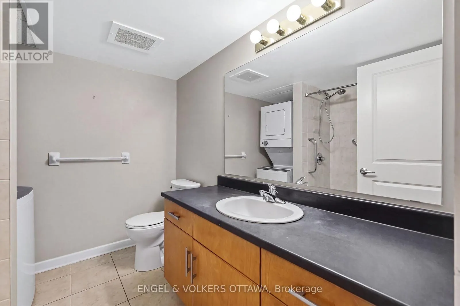 604 - 138 SOMERSET STREET W
