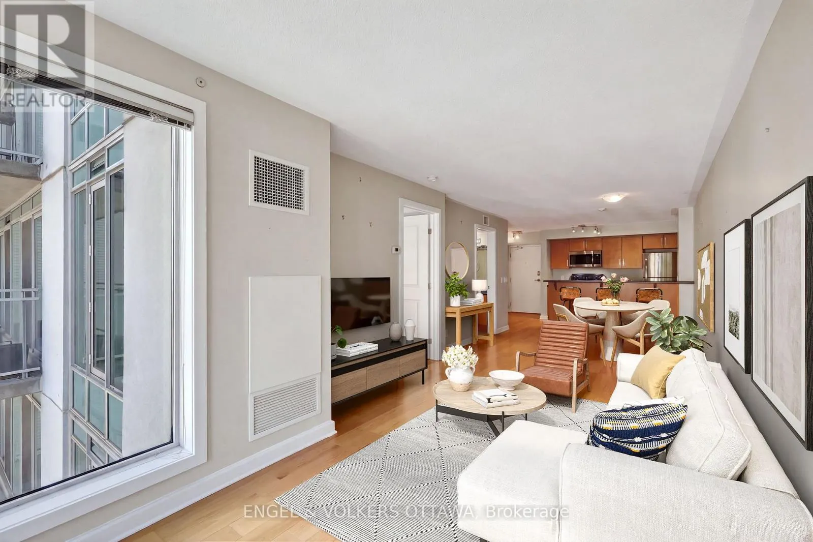 604 - 138 SOMERSET STREET W