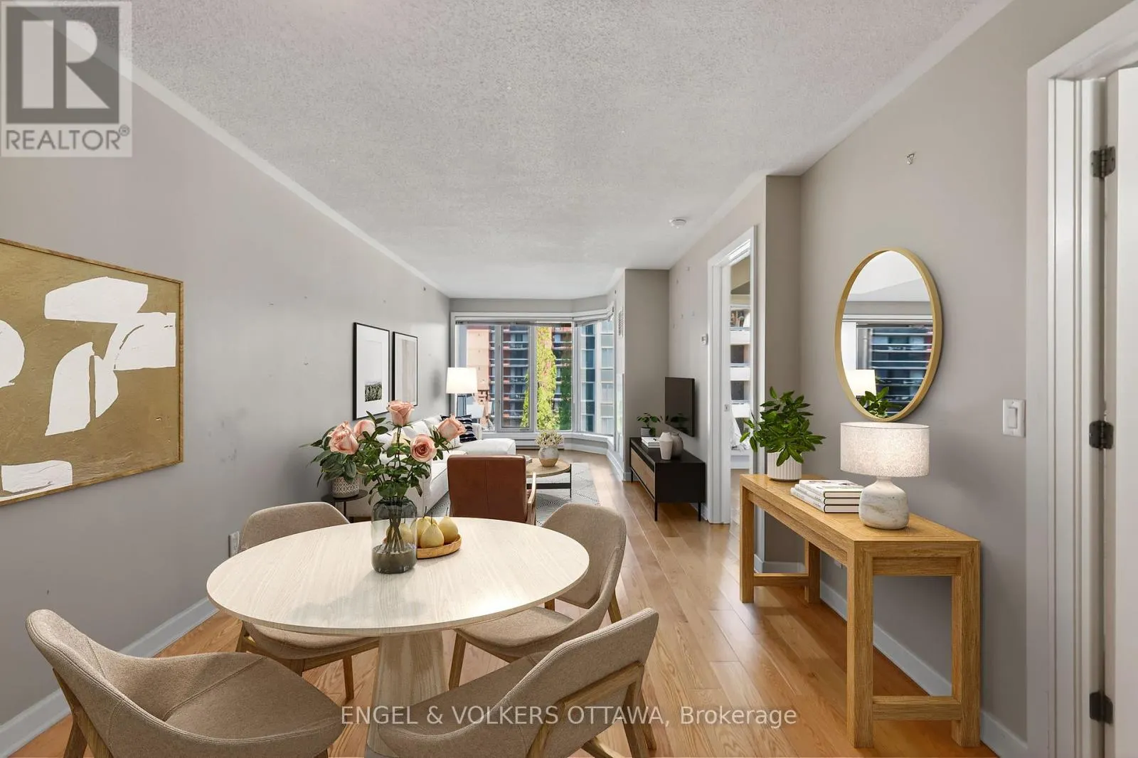 604 - 138 SOMERSET STREET W