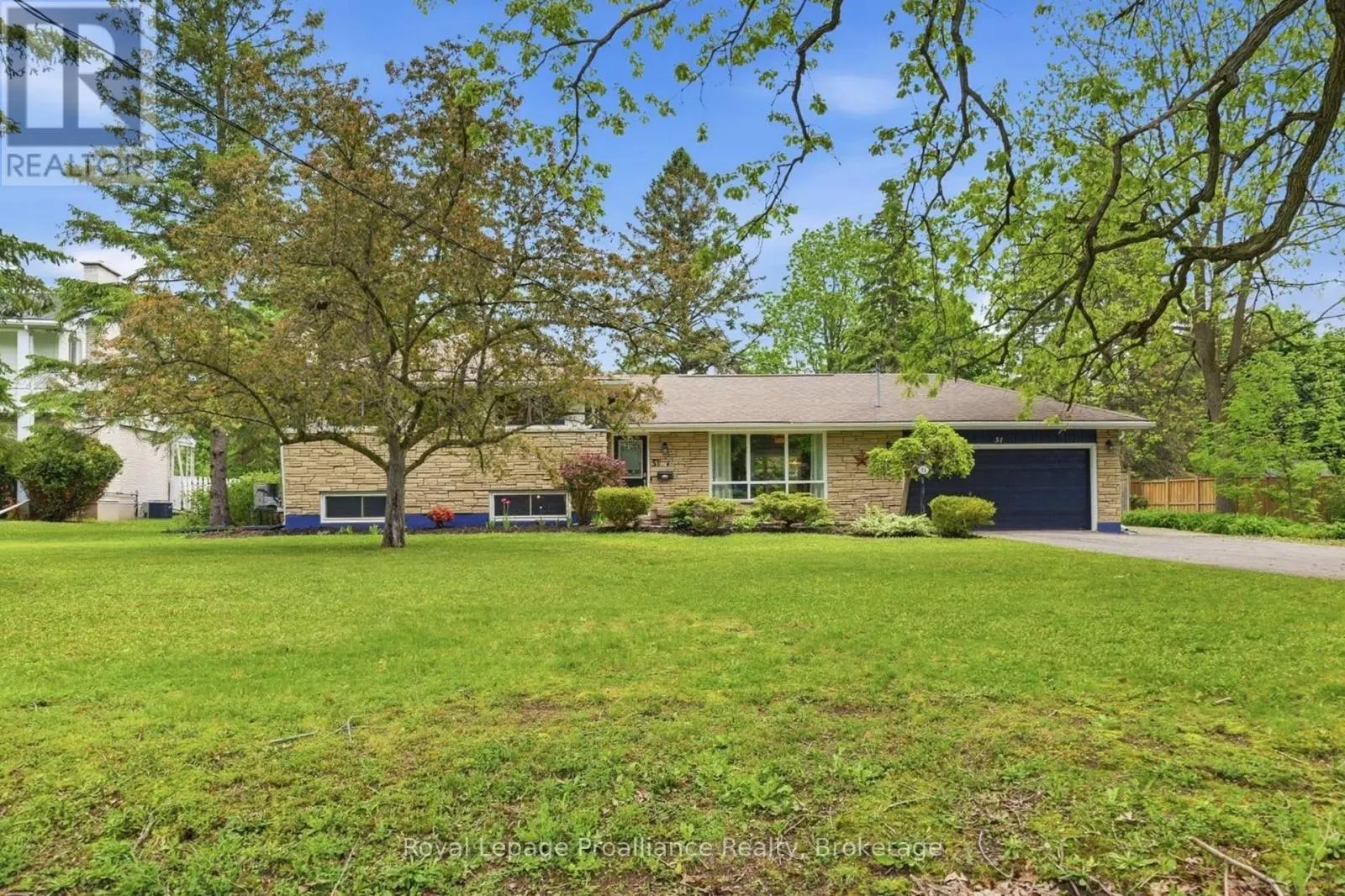 51 SELENA AVENUE