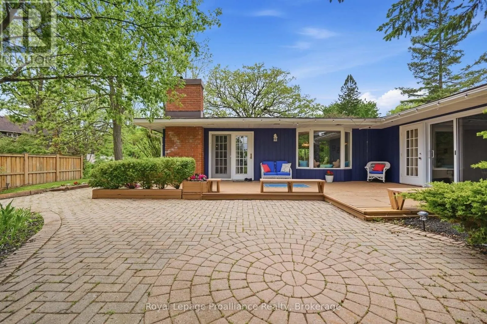 51 SELENA AVENUE