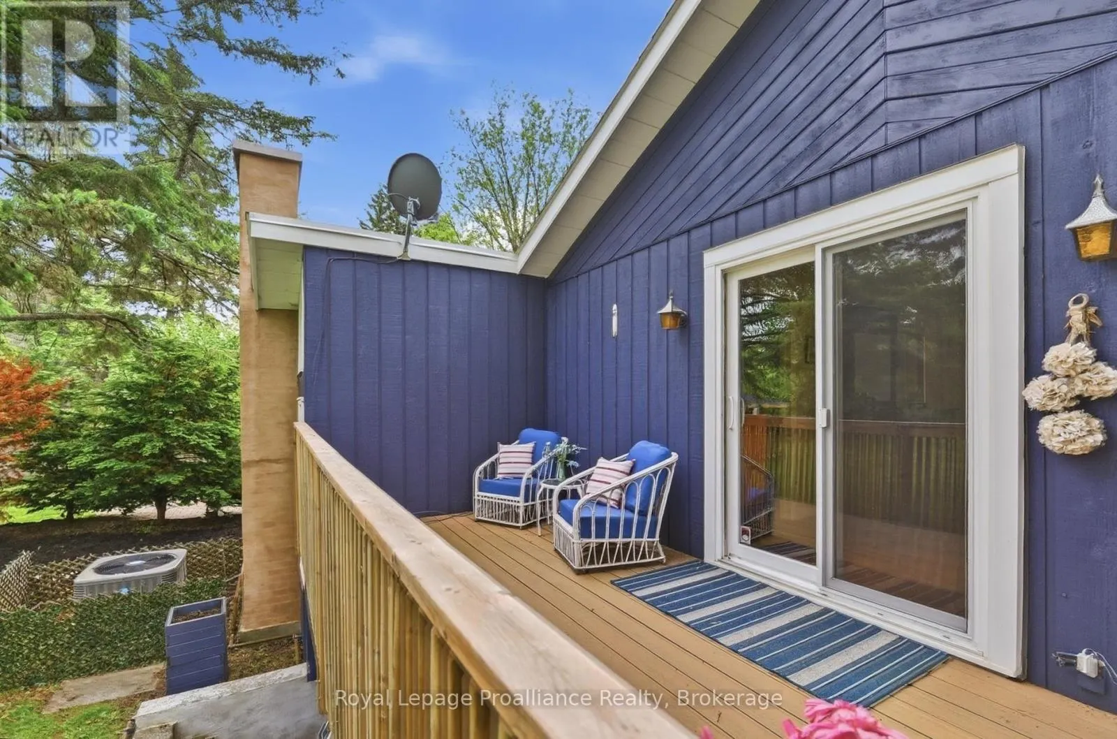 51 SELENA AVENUE